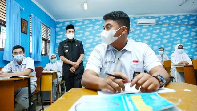 Gubri Syamsuar: Terimakasih Bapak Ibu Guru atas prestasi 10 Sekolah Di Riau Terbaik Di Indonesia