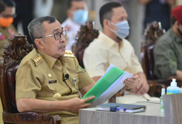 Gubri Pimpin Rakor Perkembangan Covid-19 di Riau