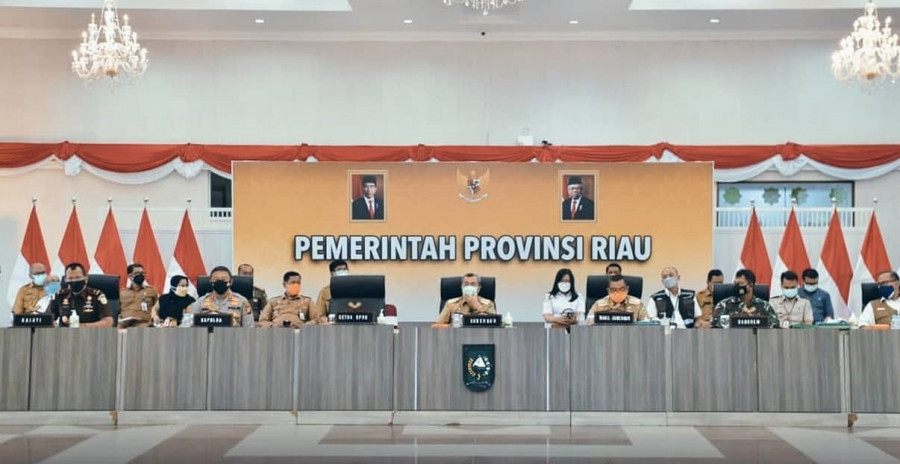 Gubri Syamsuar Gelar Rapat dengan Satgas Covid-19  Se-Provinsi Riau secara Virtual