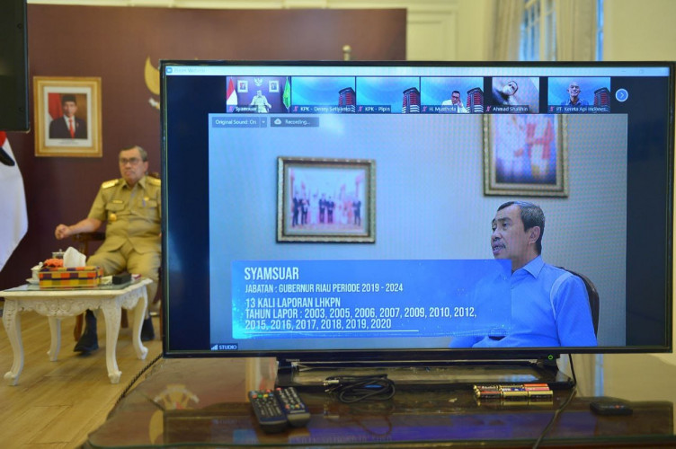 Syamsuar satu-satunya Gubernur yang Terima Anugrah LHKPN dari KPK