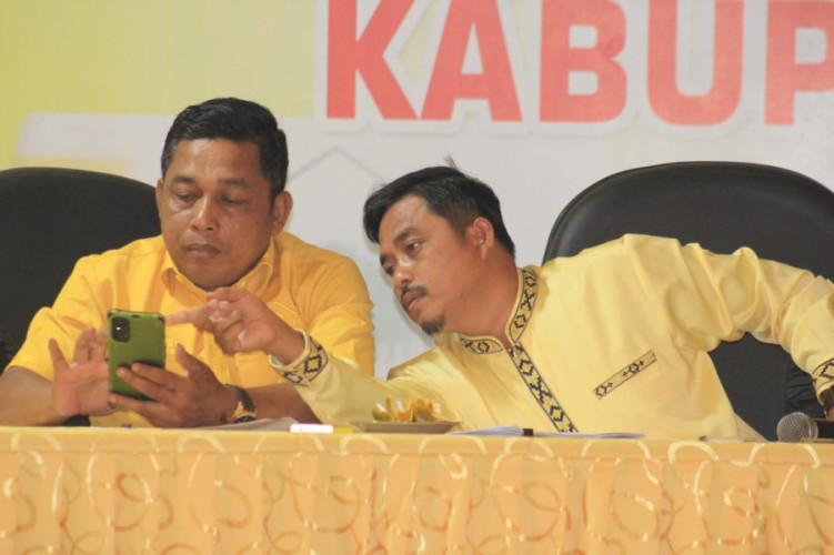 Ketua Pemenangan Pemilu Partai Golkar Kampar Sebut Figur Cawabup Harus Mampu Dongkrak Suara Repol
