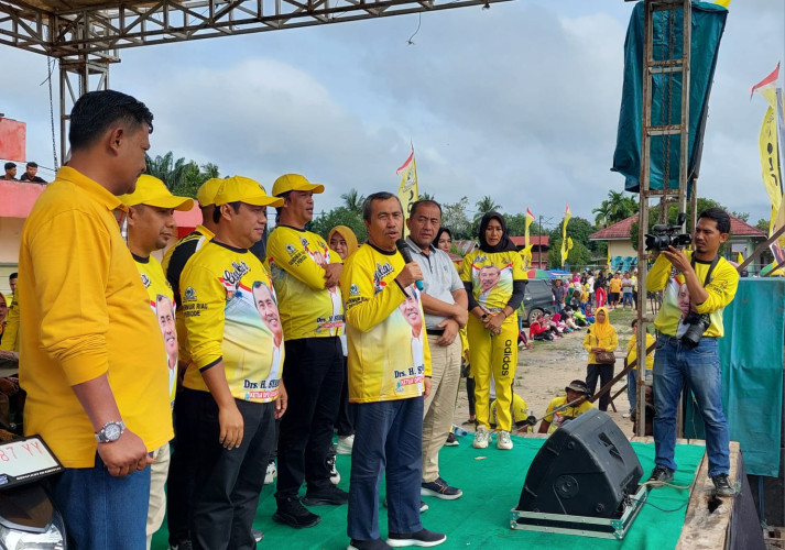 Safari Politik ke INHU, Syamsuar Serahkan 1 Unit Sepeda Motor kepada Pemenang Doorprize