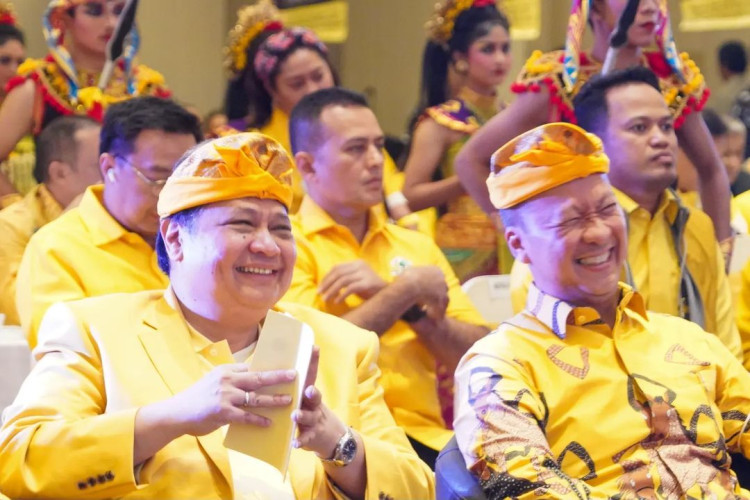 Diunggulkan Pemilih Muda, Ketum Airlangga dan Golkar Harus Percaya Diri