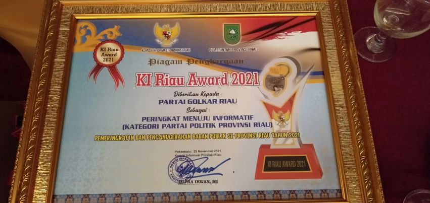 Golkar Riau Terima KI Award 2021 Kategori Menuju Informatif
