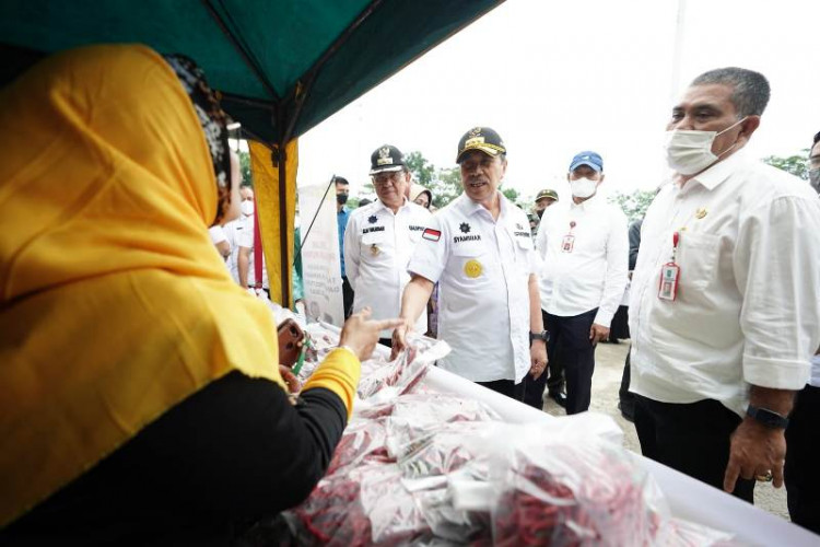 Pasar Murah Upaya Tekan Inflasi, Gubernur Syamsuar: Bersama Wujudkan Riau Unggul