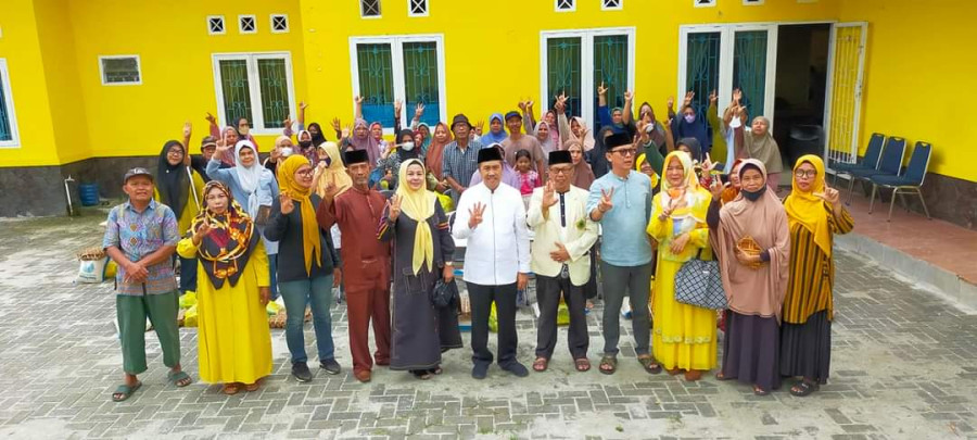 Ramadhan ke 18, DPD Golkar Riau Bagikan Sembako Untuk Masyarakat Pekanbaru