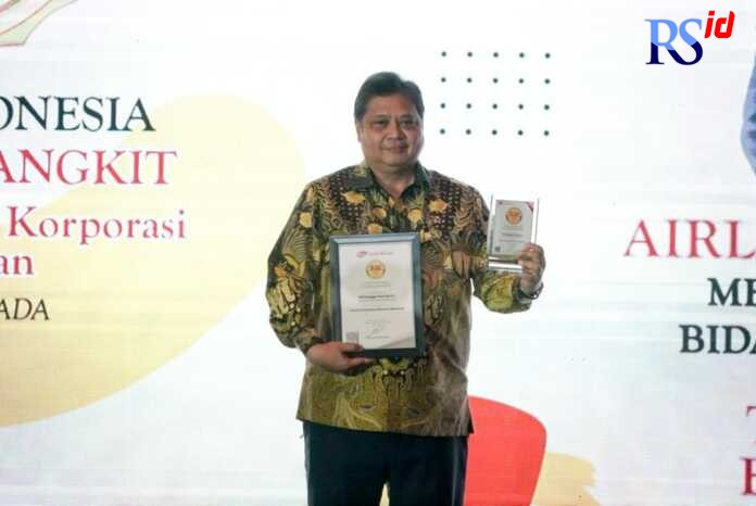 Airlangga Hartarto Dinobatkan Sebagai Tokoh Pemulihan Ekonomi Nasional