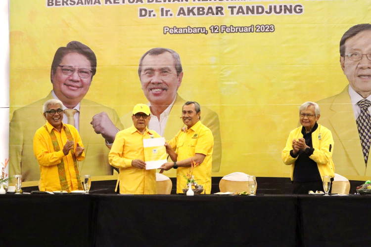 Konsolidasi Ke Riau, Akbar Tandjung Bakar Semangat Kader Golkar