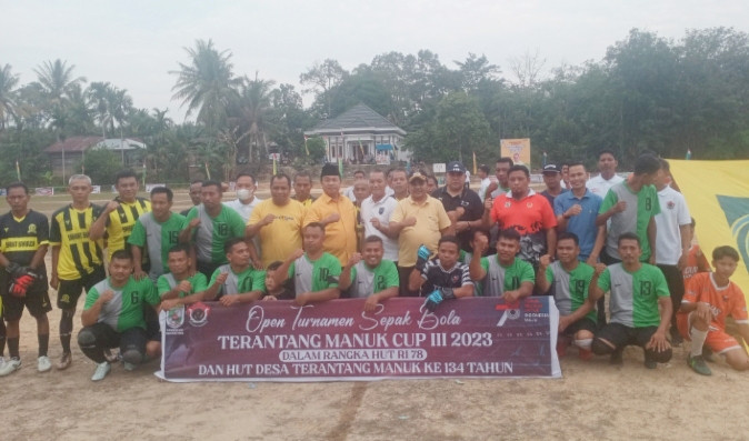 Ketua DPRD Provinsi Riau Buka Secara Resmi Open Turnamen Sepak Bola Terantang Manuk Cup III