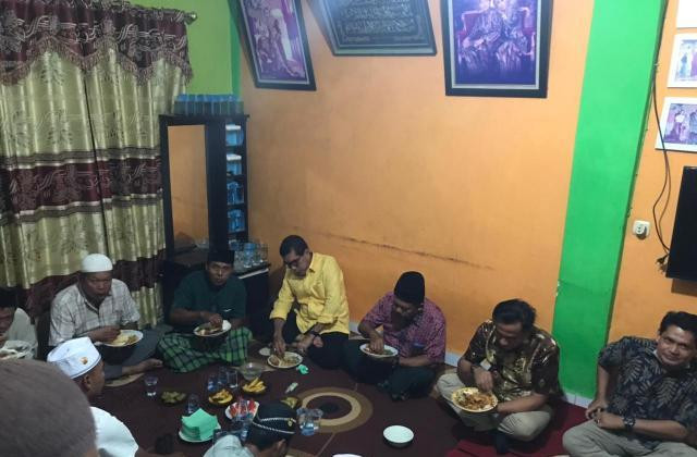 Ketua Komisi IV DPRD Riau Iwan Fatah Penuhi Undangan Makan Warga Kelurahan Meranti Pandak