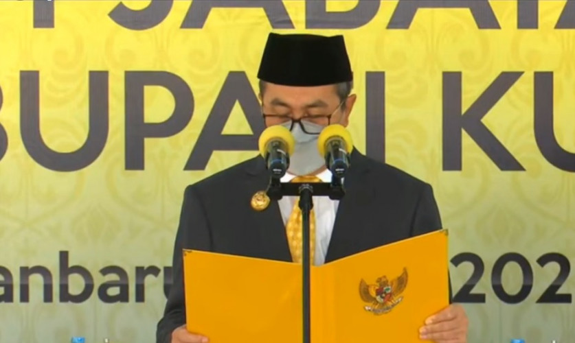 Gubri Syamsuar Lantik Bupati dan Wakil Bupati Bupati Kuansing, Sampaikan Pesan Ini