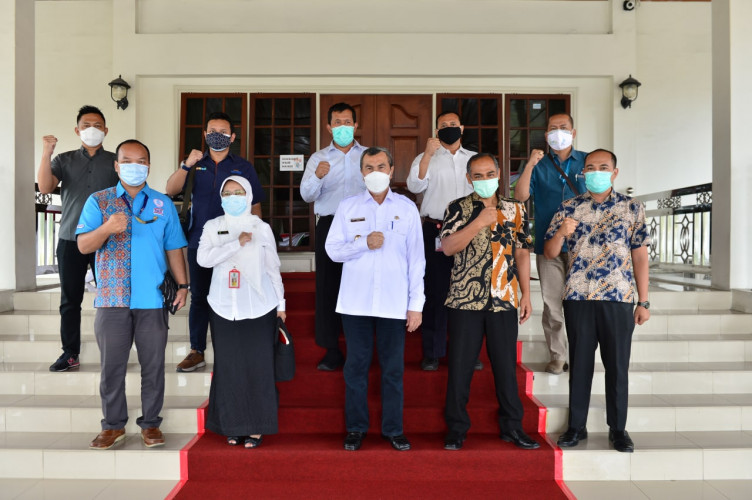 Gubri Syamsuar Kumpulkan Pengusaha Farmasi,Cek Ketersediaan Obat dan Oksigen