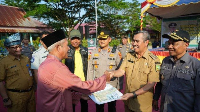 Wujudkan Aspirasi Masyarakat Rupat, Gubri Syamsuar Beri Kemudahan Bayar Pajak Melalui Samsat Tanjak